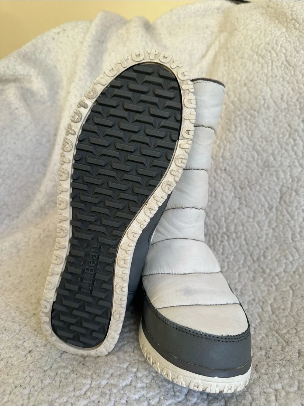 LL BEAN Women's White Winter Snow Boots with Gray Trim